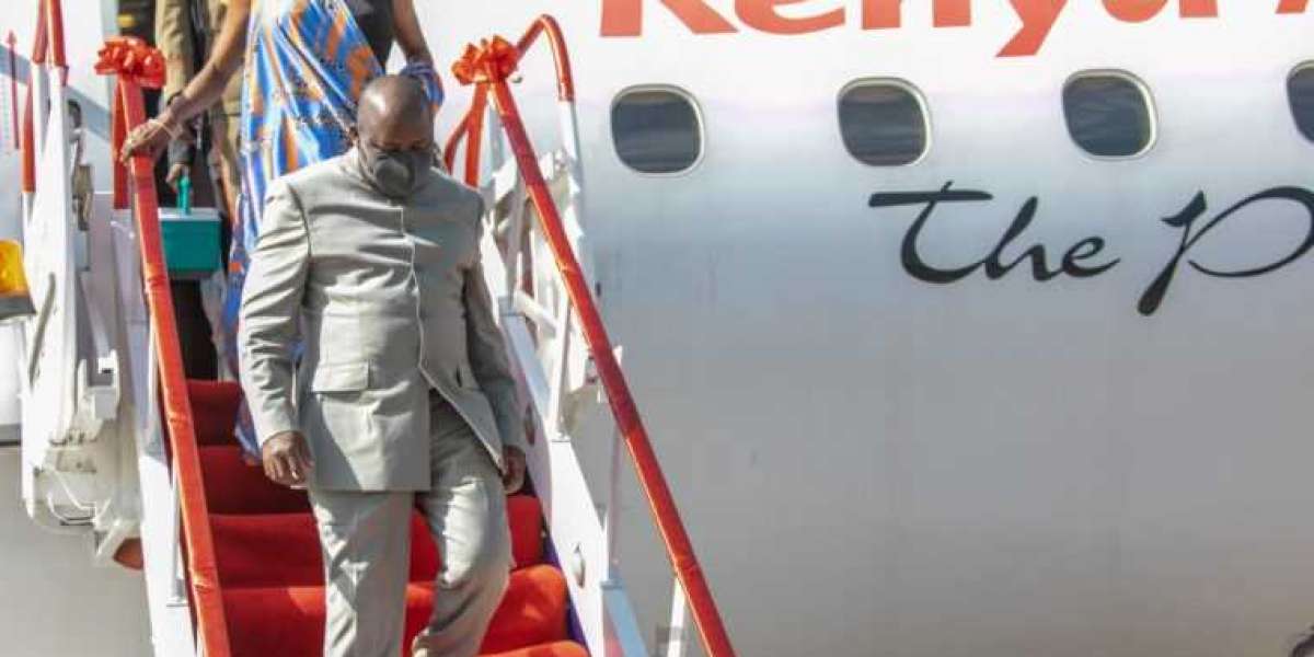 Burundi President Evariste Ndayishimiye arrives in Kisumu