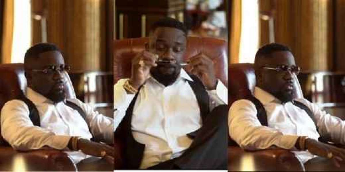 Album ya 6 y'indirimbo 16, Sarkodie yakoranyeho n’abahanzi banyuranye barimo abo muri USA, UK, SA, Nigeria na Tanza