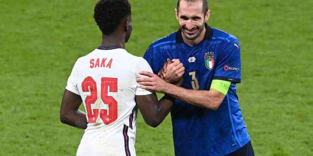 Chiellini claims he cursed saka