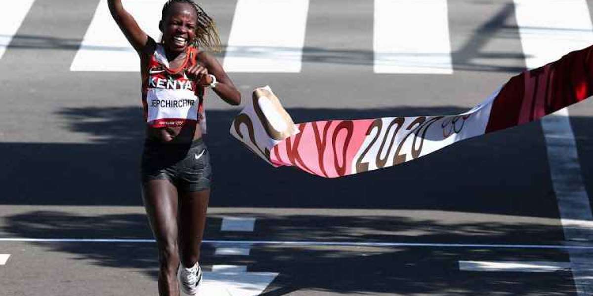 Jipchirchir leads Kosgei to gold and silver in women's marathon