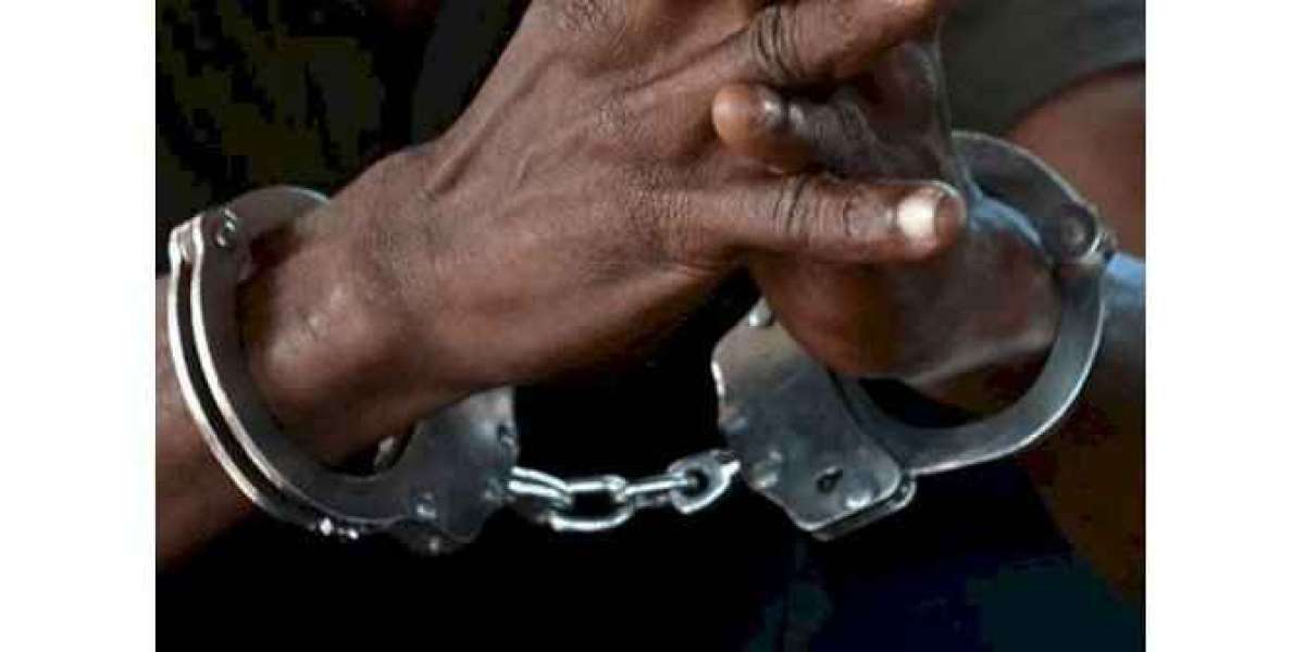 Rutsiro : Umugabo yagiye kwandikisha umwana ku Murenge ahita afungwa kuko yamubyaranye n’utaruzuza 18