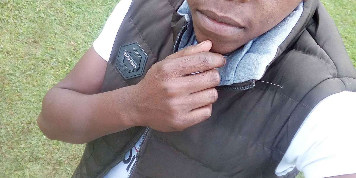 WHEN YOU DON'T HAVE AIRTIME , BUT REALIZE YOU HAVE ONLY TEN BOB CASH