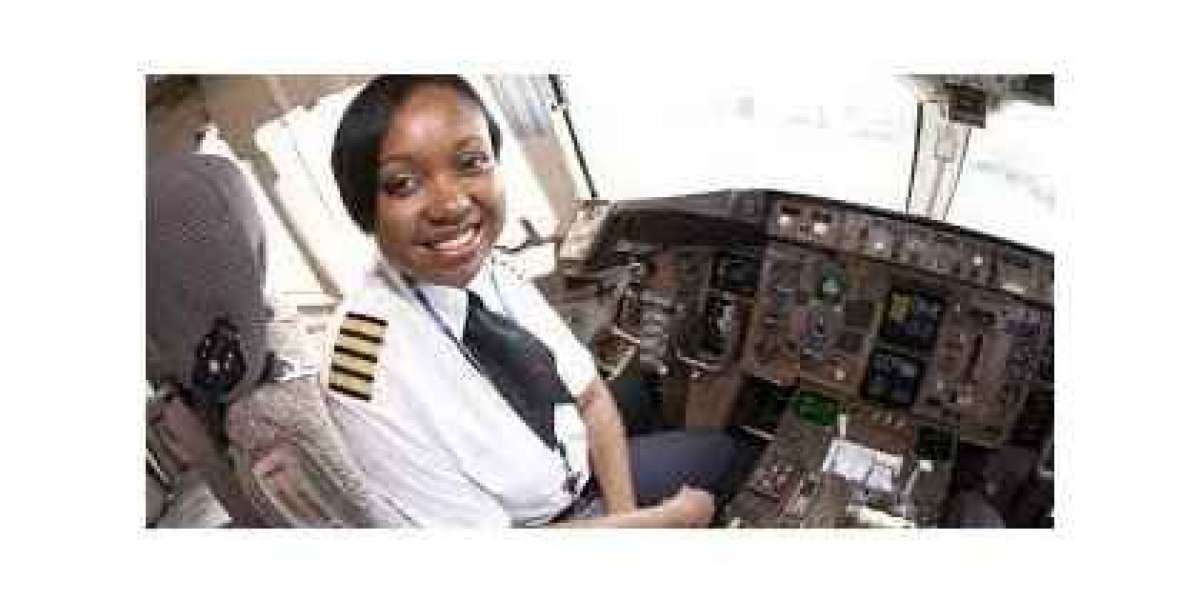 Deux jeunes femmes pilotes de lignes aériennes ugandaises longs courriers Airbus A330 font la fierté de l’Afrique