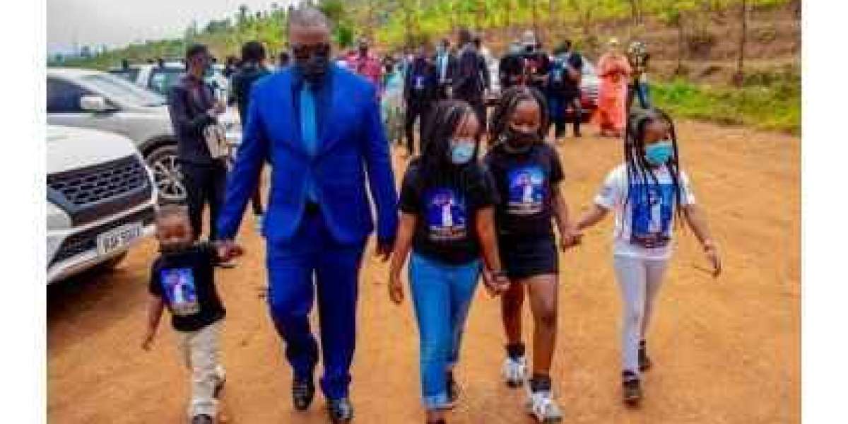 Ikiriyo cya Jay Polly cyasojwe, inkunga yatanzwe yishyurira abana be amashuri