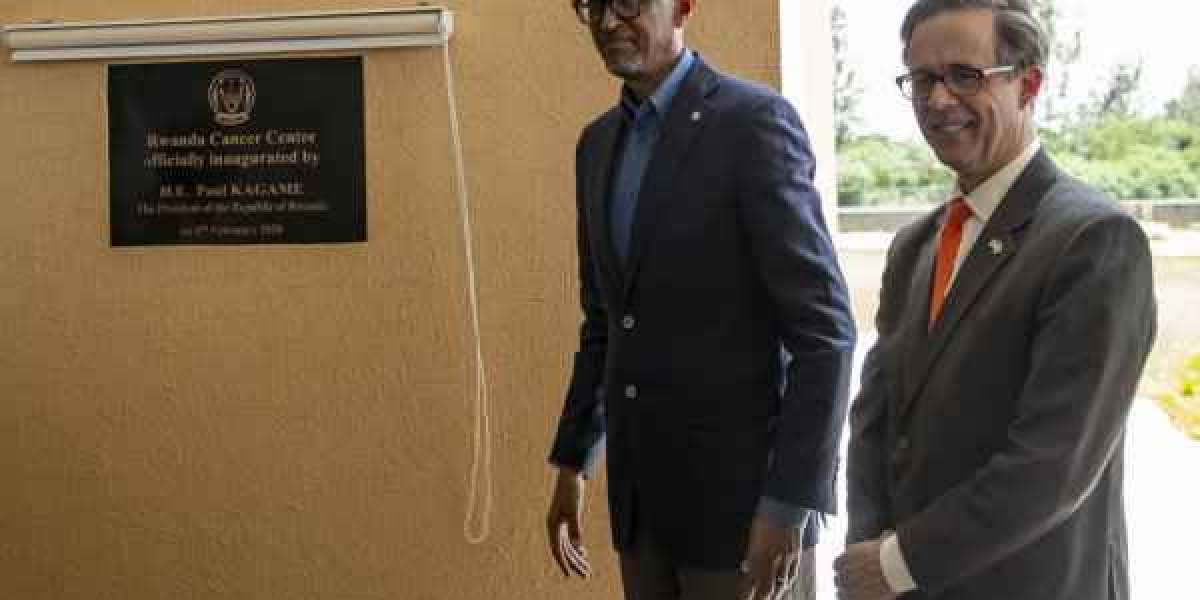 Kagame receives award for outstanding contribution to Cancer control