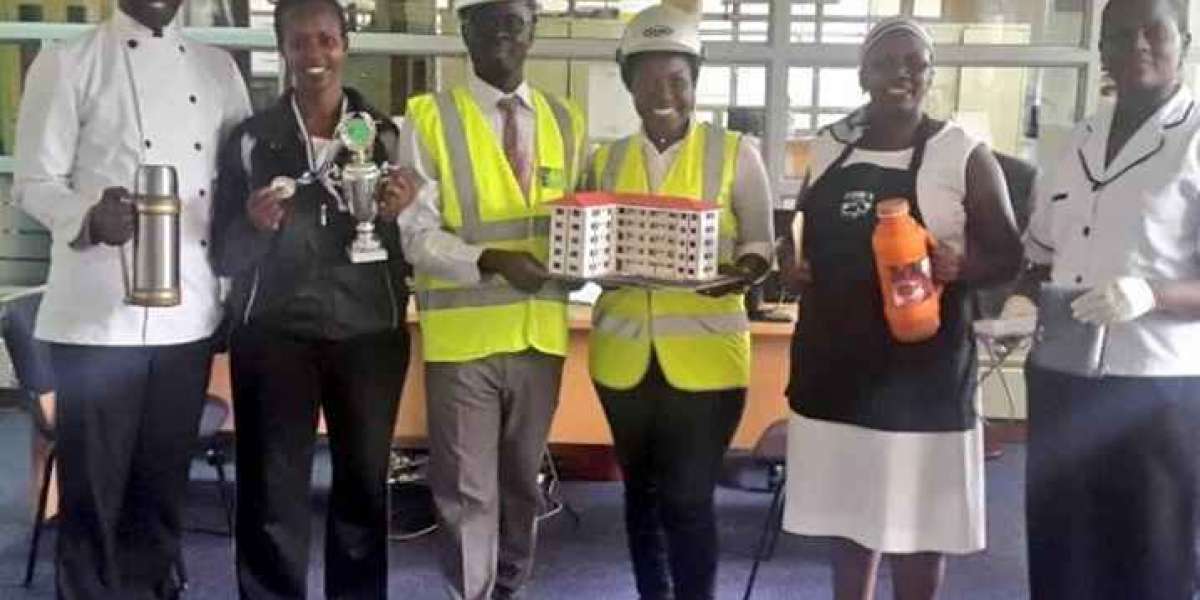 Muri KCB bakoze bambaye nk’abakiriya babo