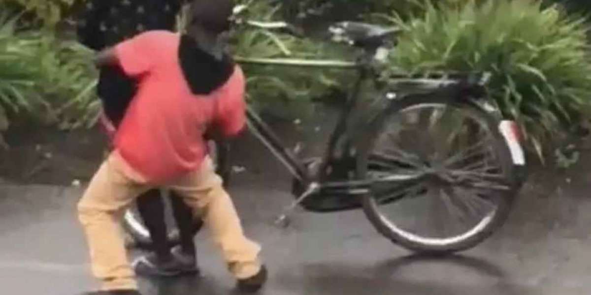 TRENDING :UGANDANS REACT TO VIRAL VIDEO OF A COUPLE IN KOSORO HAVING A QUICK BY ROADSIDE