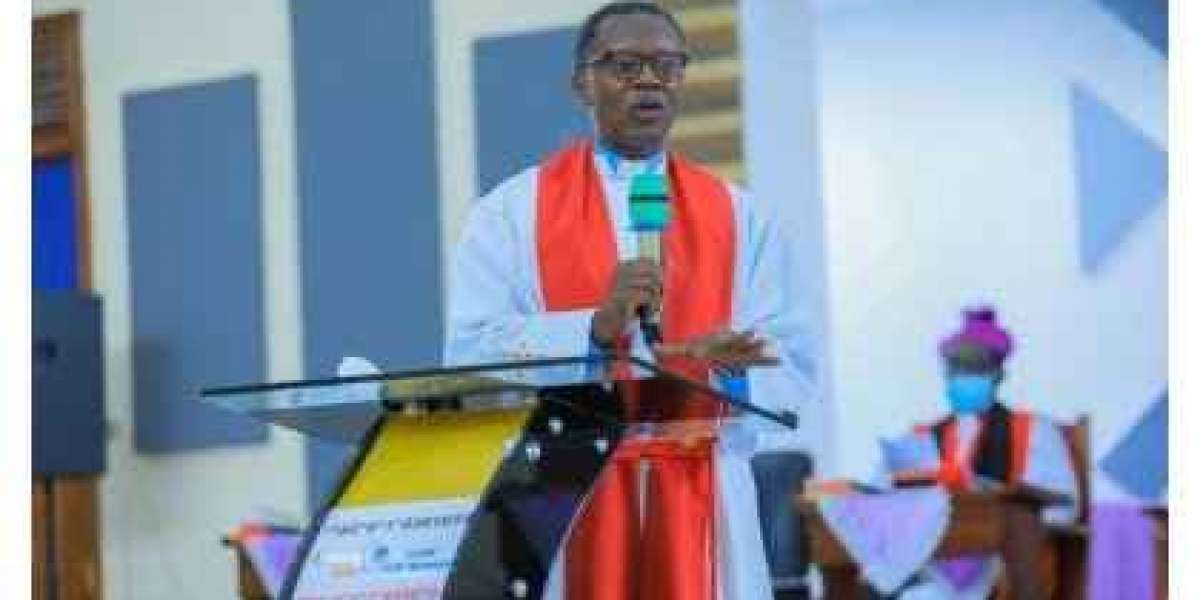 Rev Rutayisire yakebuye abagabo ‘babaye imirizo’, bigatuma ingo zabo zitana