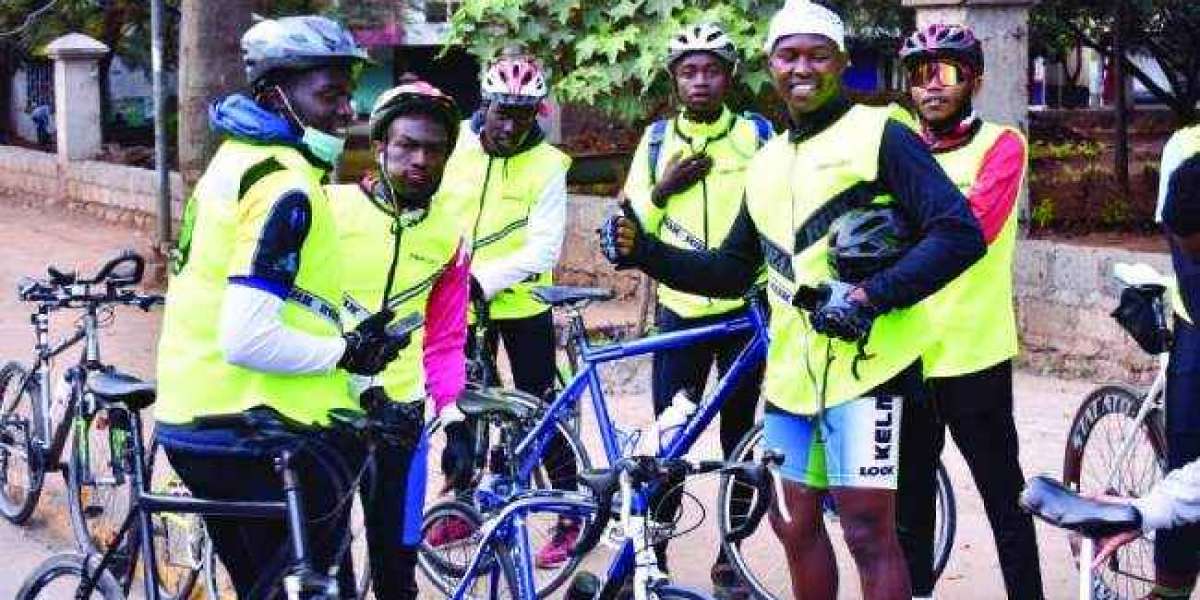 Varsity students encourage Kenyans to take up cycling as fuel crisis bites