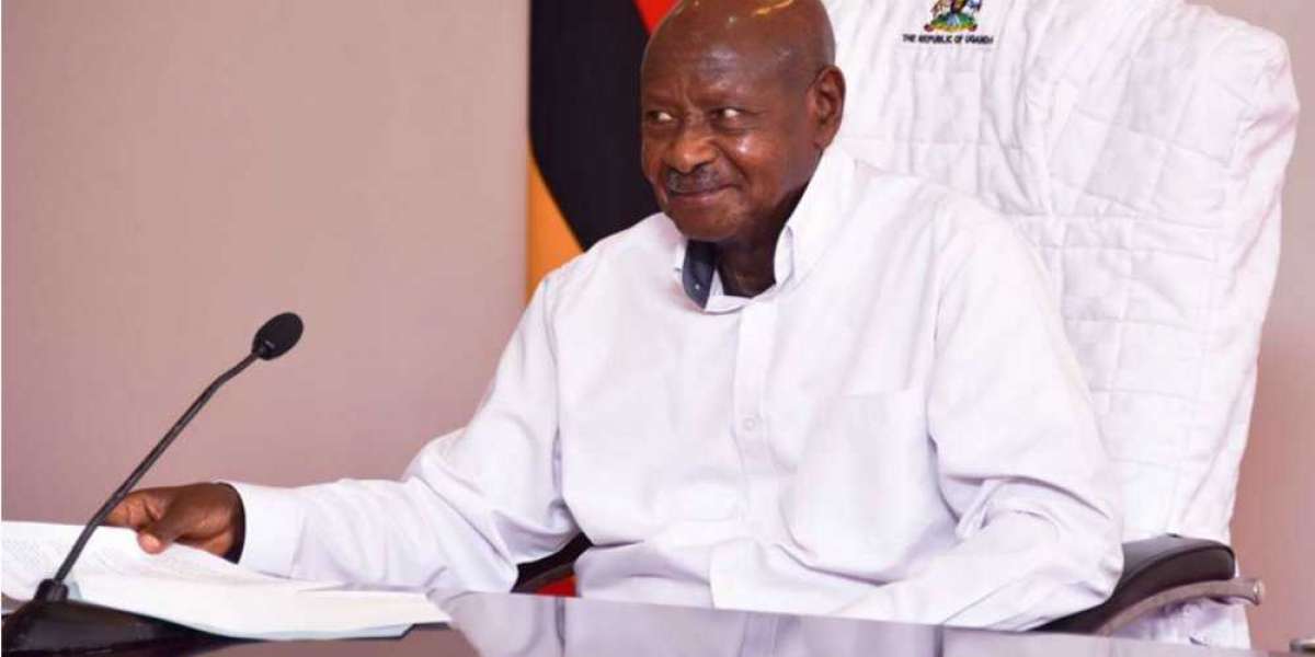 Museveni yashinje ikinyamakuru gikomeye "gukorera umwanzi"