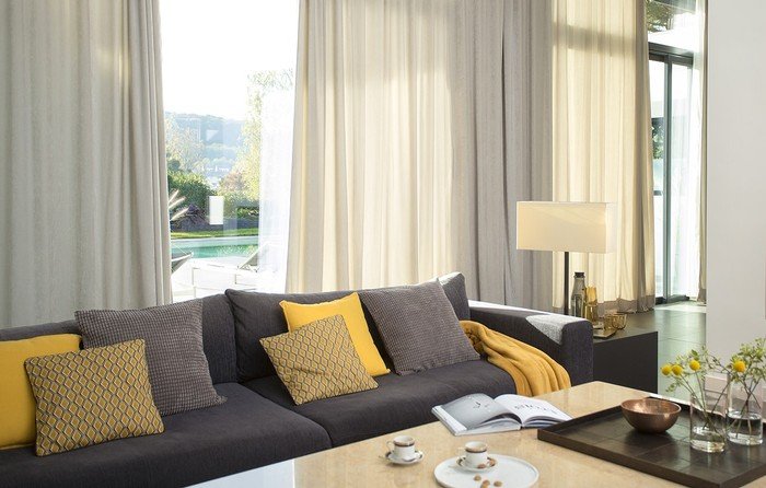 What Should You Look for in Your Choice of Automatic Curtains?