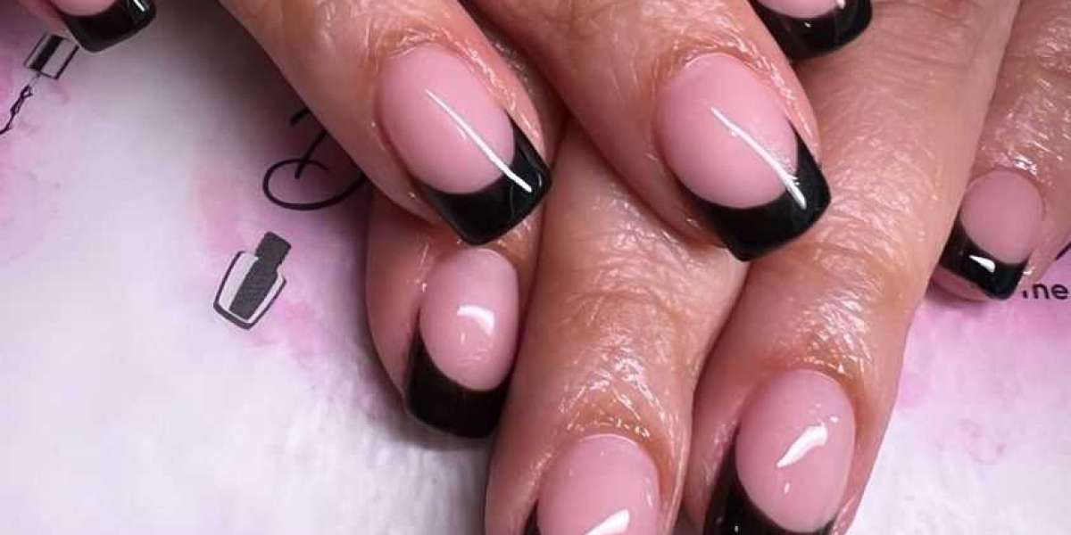 Overlay Nail Services in Noida
