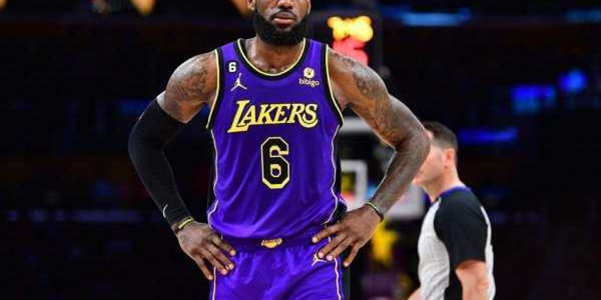 LA Lakers yanditse amateka yaherukaga mu myaka 50 muri NBA