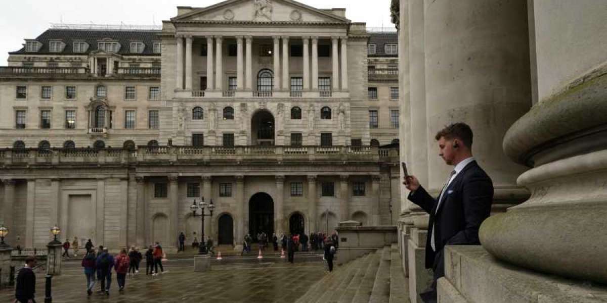 Bank of England poised for big rate hike to tame inflation