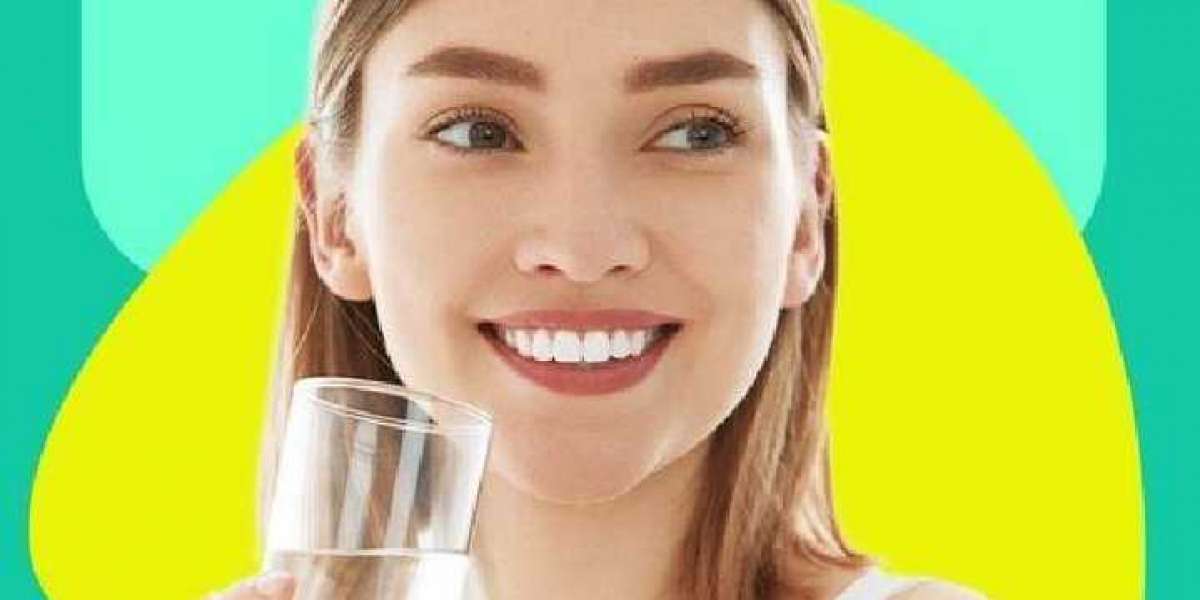 How to use water therapy for a glowing skin.
