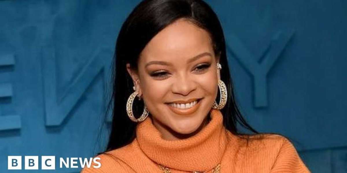 Rihanna on album delay: "I like to antagonize fans".