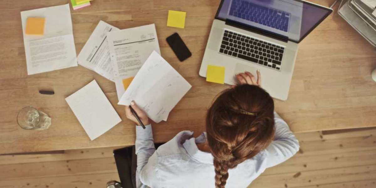 Was ist Ghostwriting und wie wählt man ein zuverlässiges Ghostwriting-Unternehmen aus?