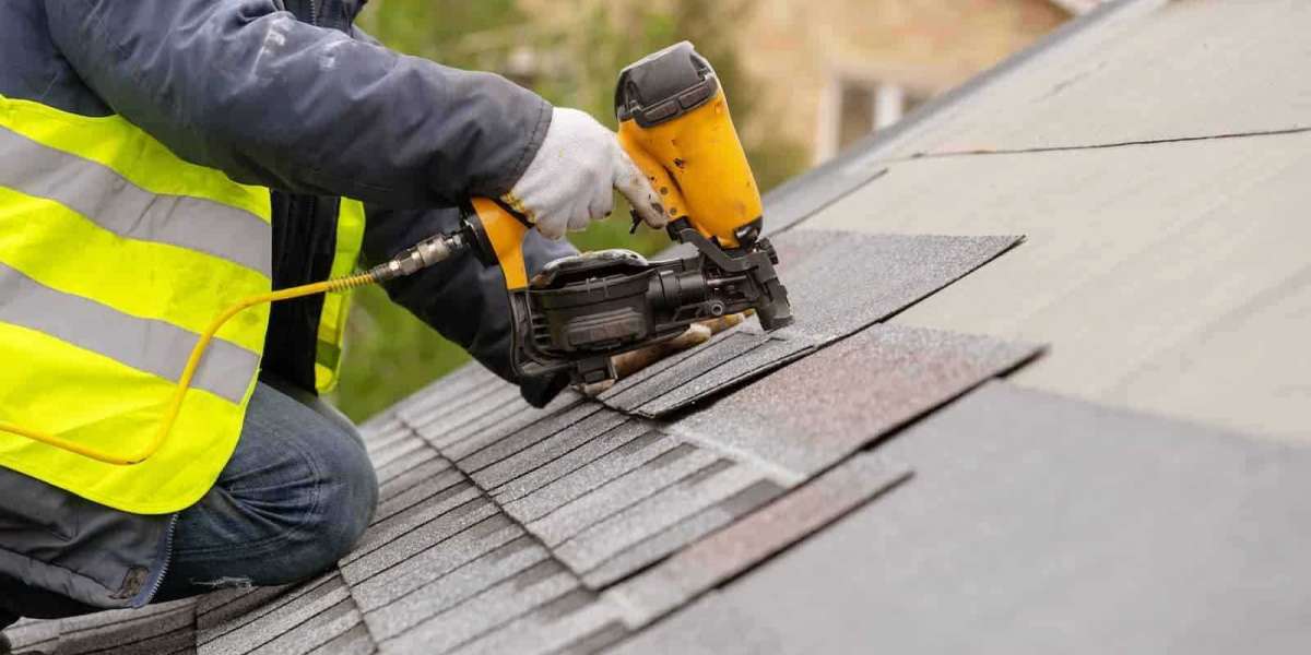 What to Look for When Inspecting Your Roof for Damage