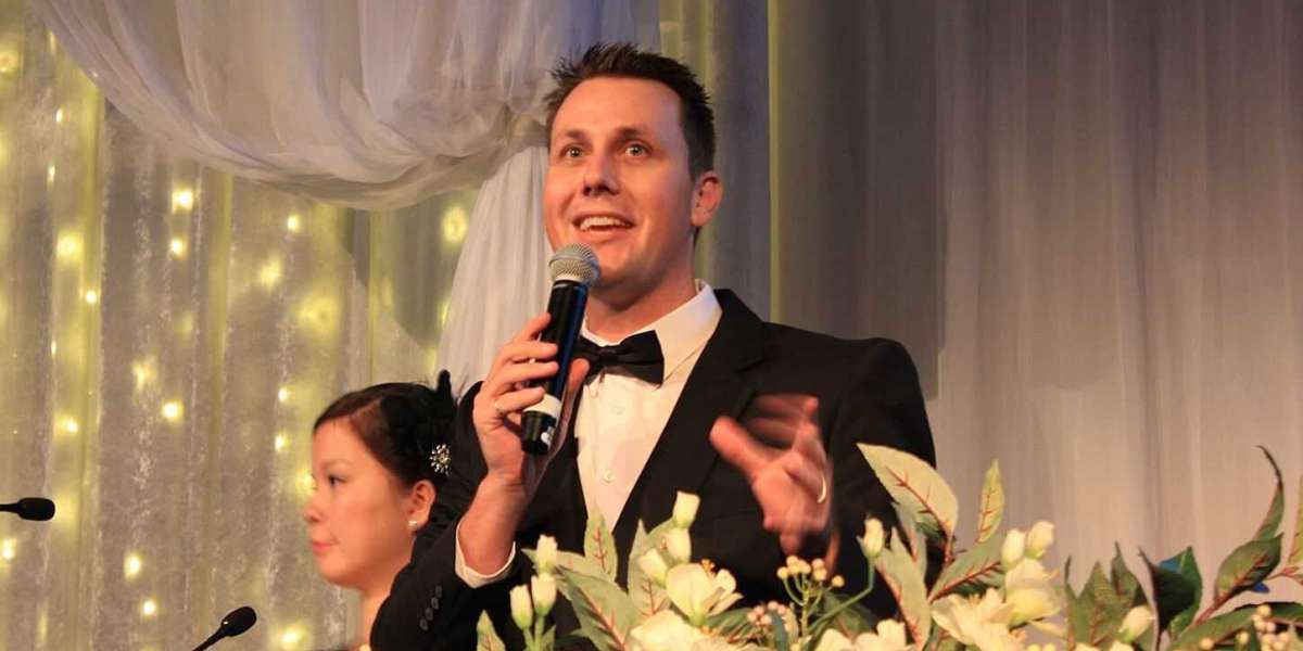 Hire an MC for a Perfect Wedding Program