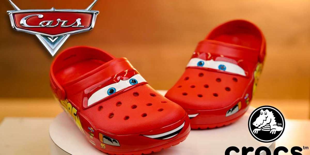 How do Lightning McQueen Crocs compare to regular Crocs in terms of comfort?