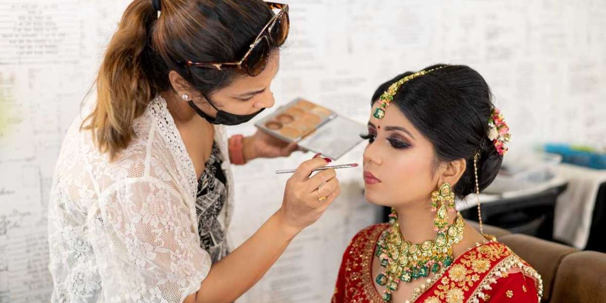 Every Indian Girl Should Know These Makeup Tips and Tricks