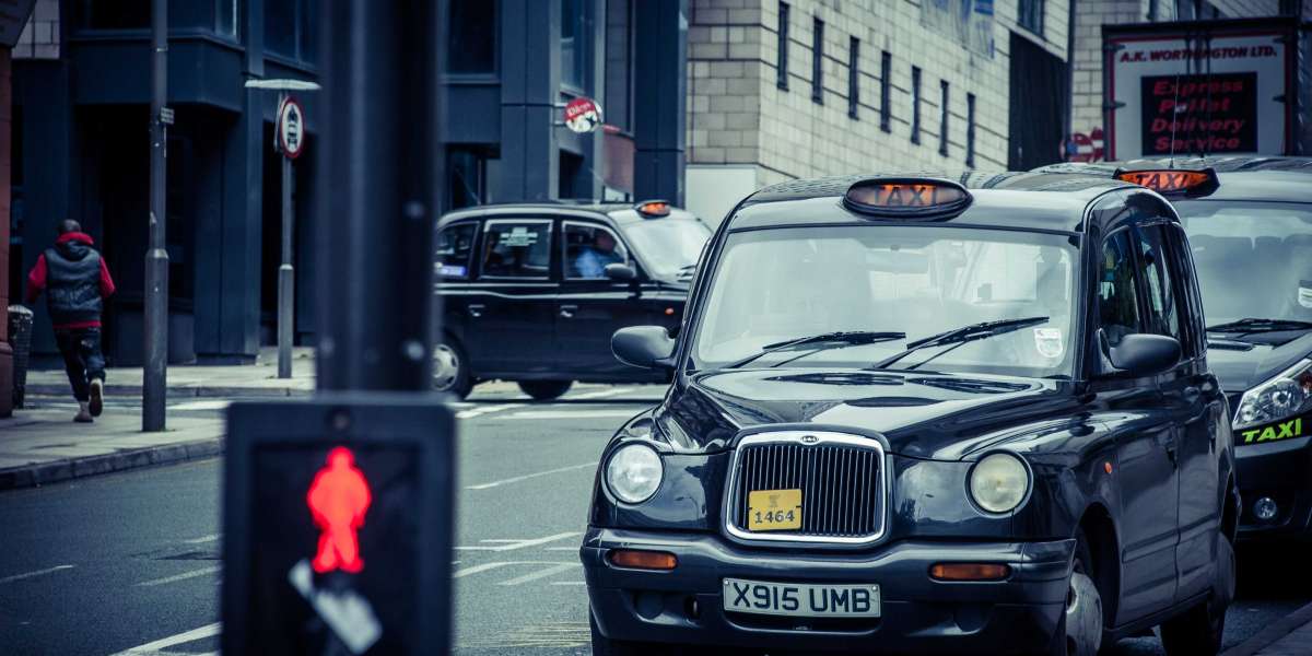 Heathrow to Luton Taxi with British Car Transfer