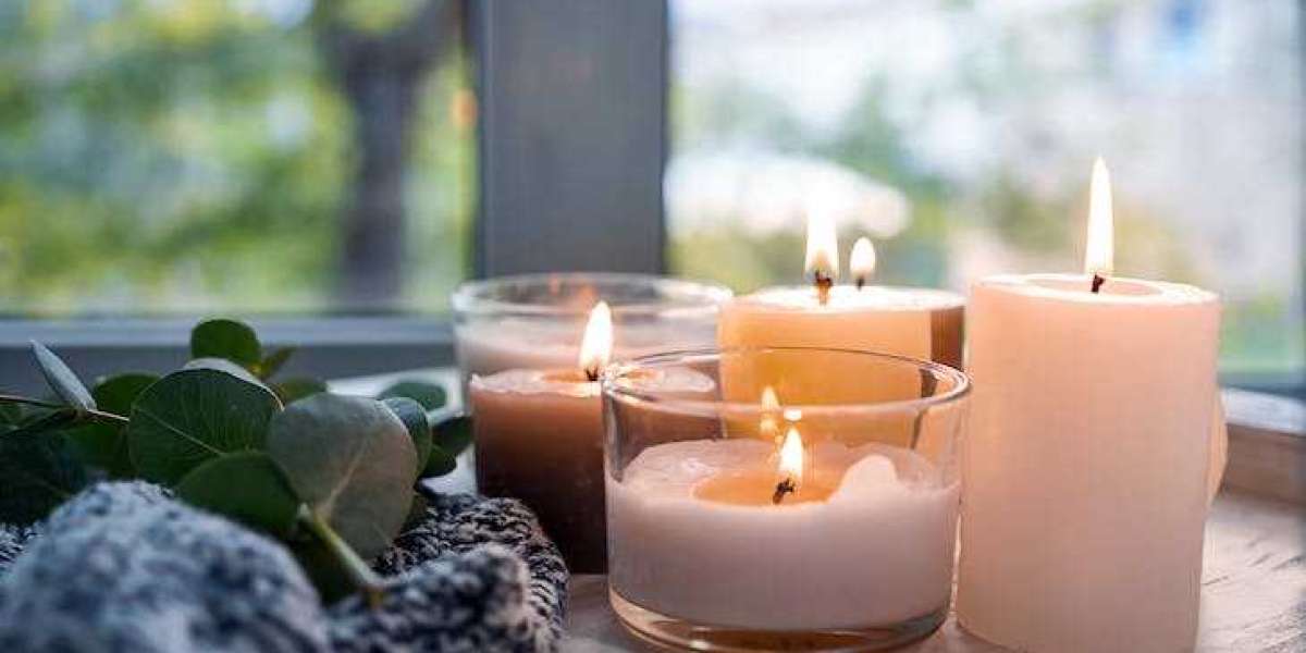 The Allure of Blackberry Rose Oud 5-Wick Hearth Candle