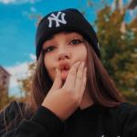 Komal Sharma Profile Picture