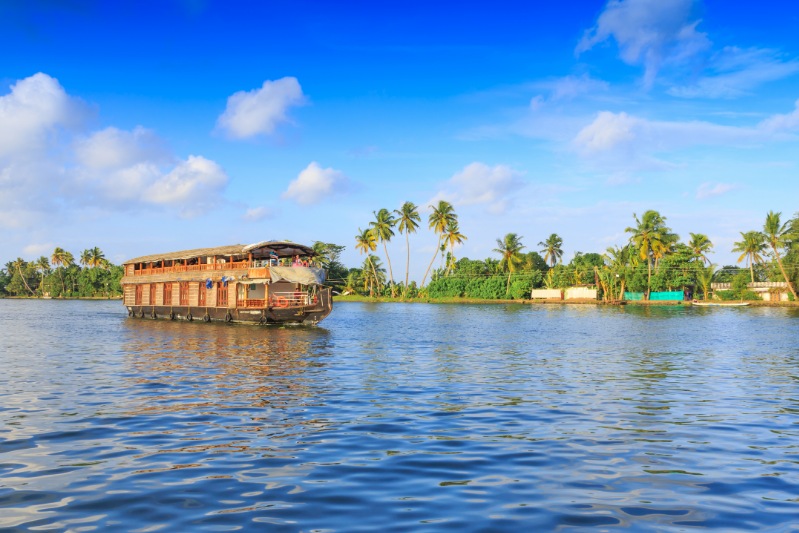Kerala Trip Packages | Visit Best Tourist Places in Kerala | Seasonzindia