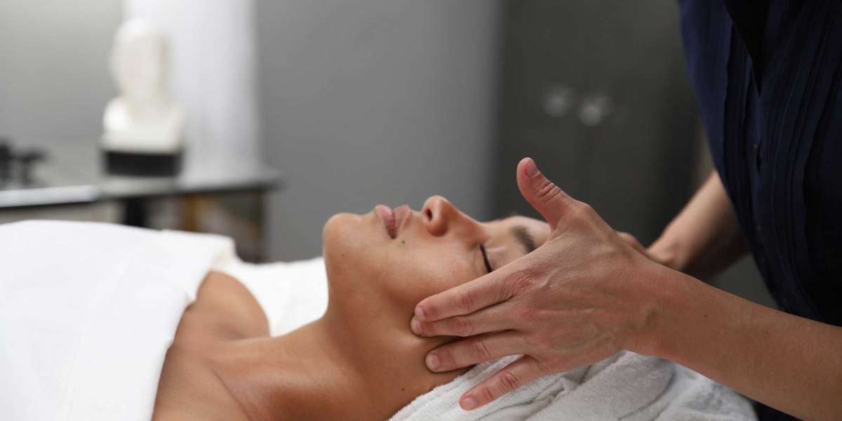 Mastering Facial Massage Training Techniques