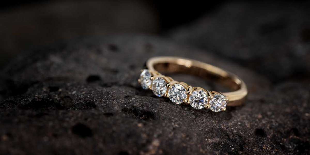 Five Stone Diamond Rings - A Perfect Symbol of Love