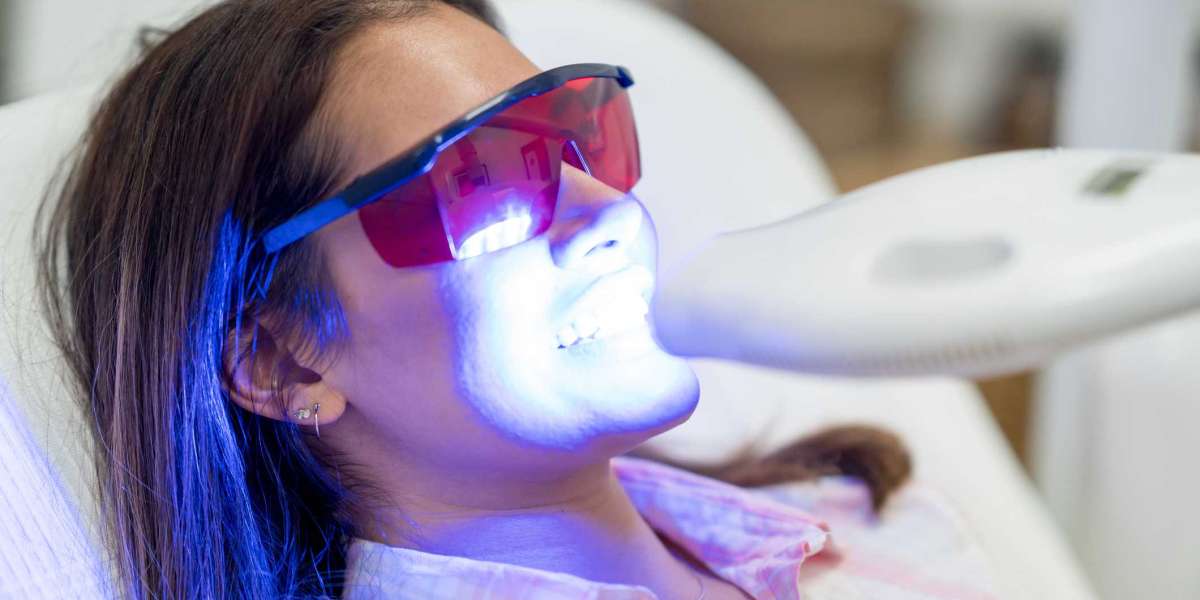 Dazzling Smiles: Finding the Best Teeth Whitening Dentist in Town