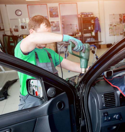 Best Auto Glass Shop in Dubai for Car Glass Repair