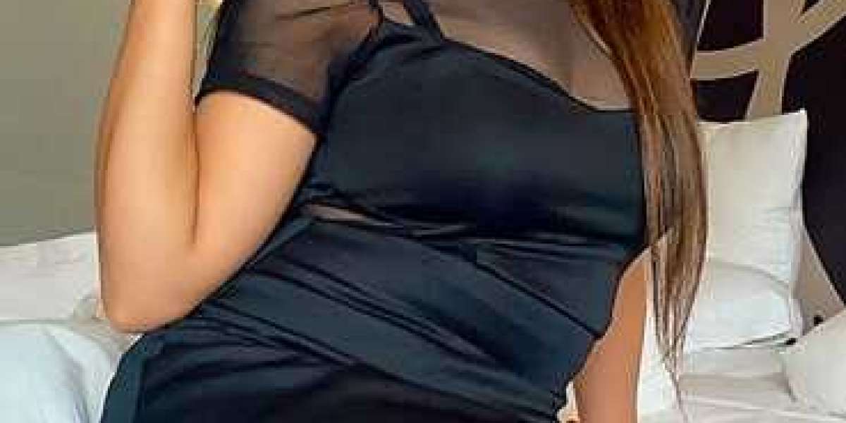 GET AMAZING SERVICES FROM SEXY CALL GIRLS IN KARACHI