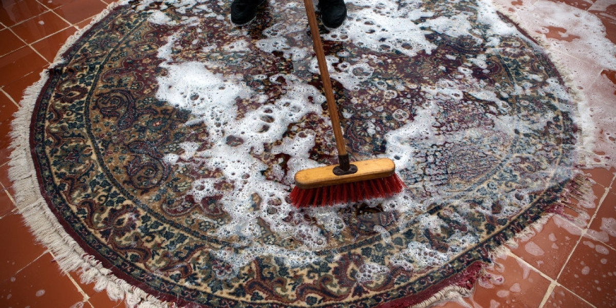What's the Difference Between Rug and Carpet Cleaning?