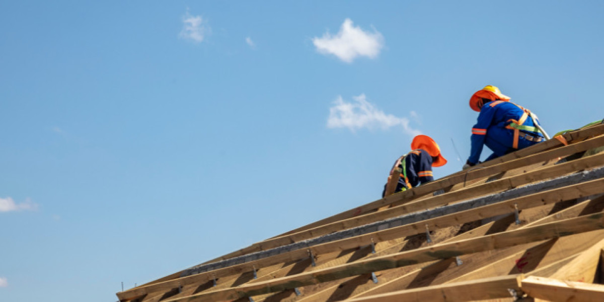 Commercial Roof Maintenance: Procedures, Checklist, and Repairs