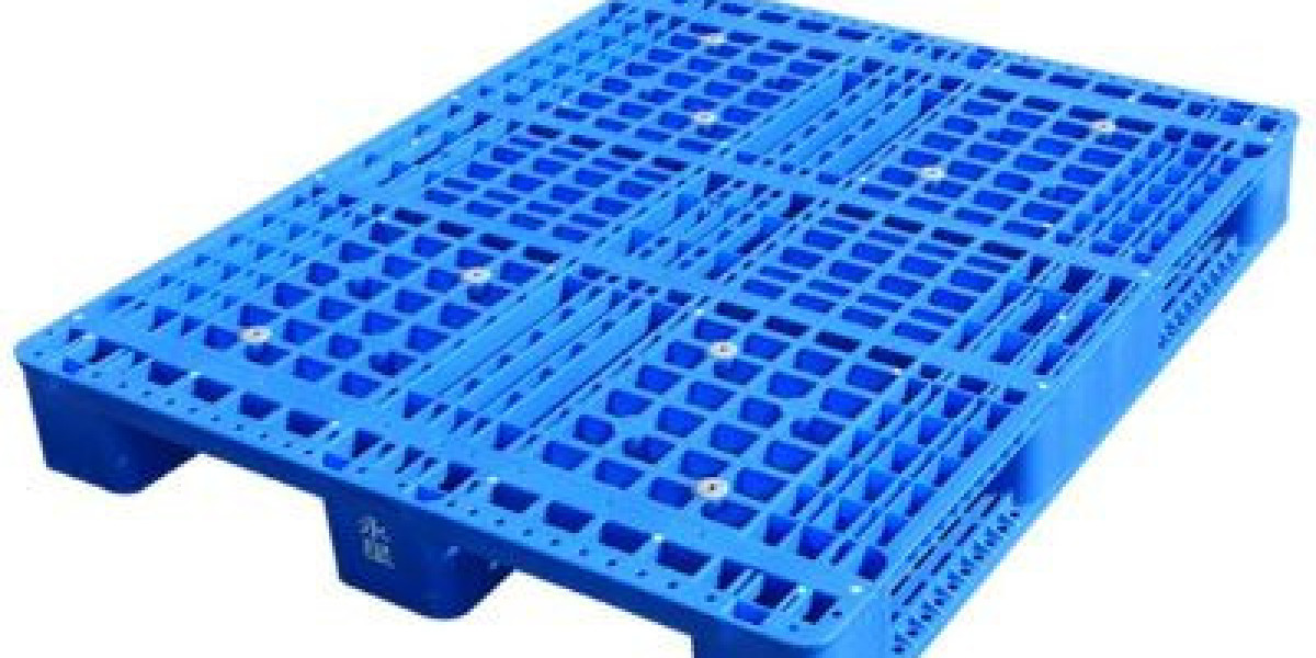 What are the Pros and Cons of Using Plastic Pallets for Shipping and Storage?