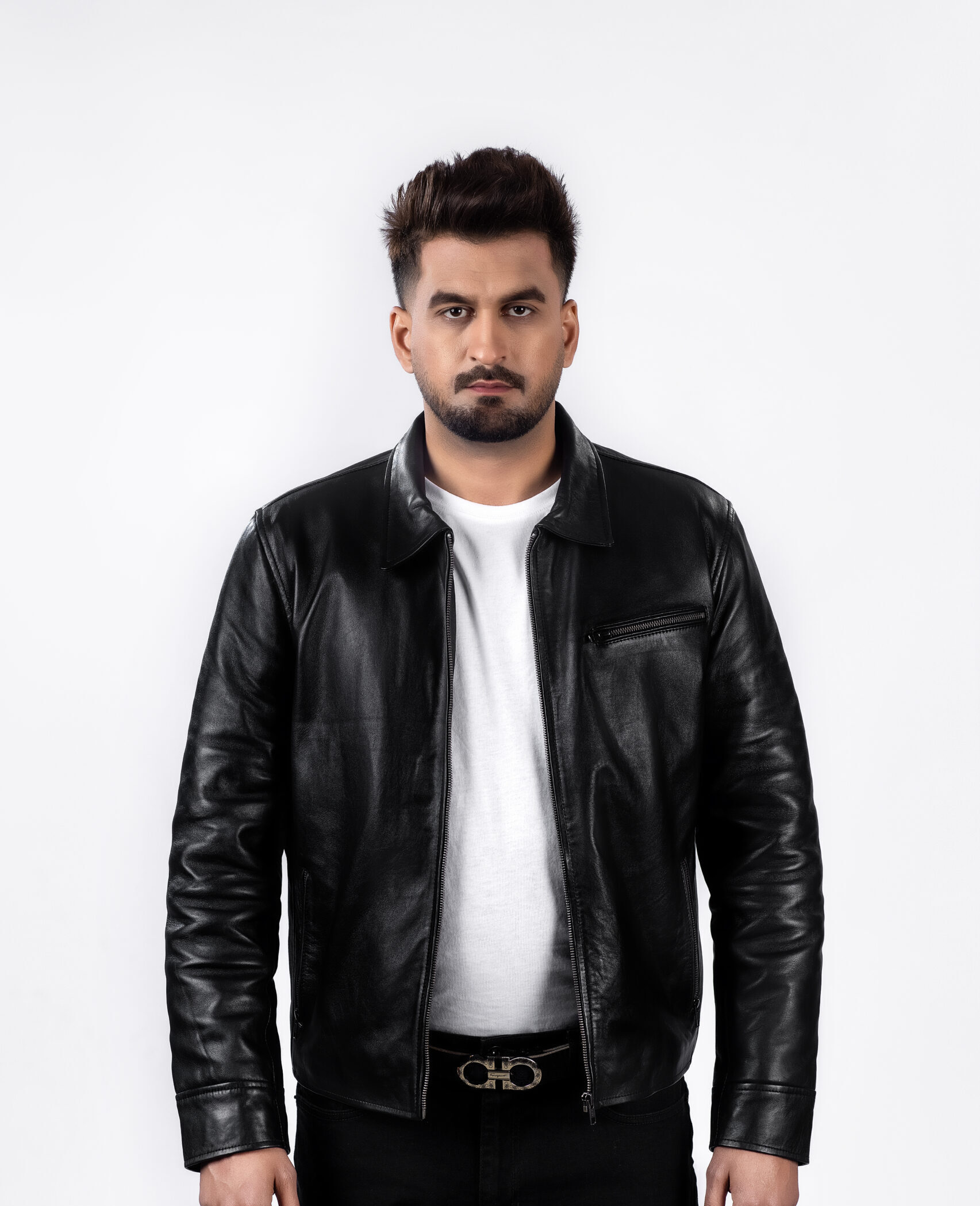 Men's Classic Fit Leather Jacket: Timeless Style Meets Comfort