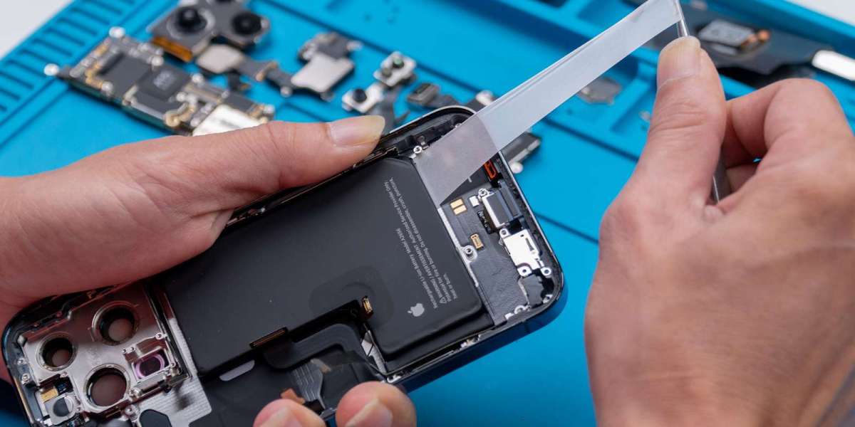 Thay pin iPhone 12 Pro Max tại nhà chỉ từ 300.000đ, thuận tiện, nhanh chóng