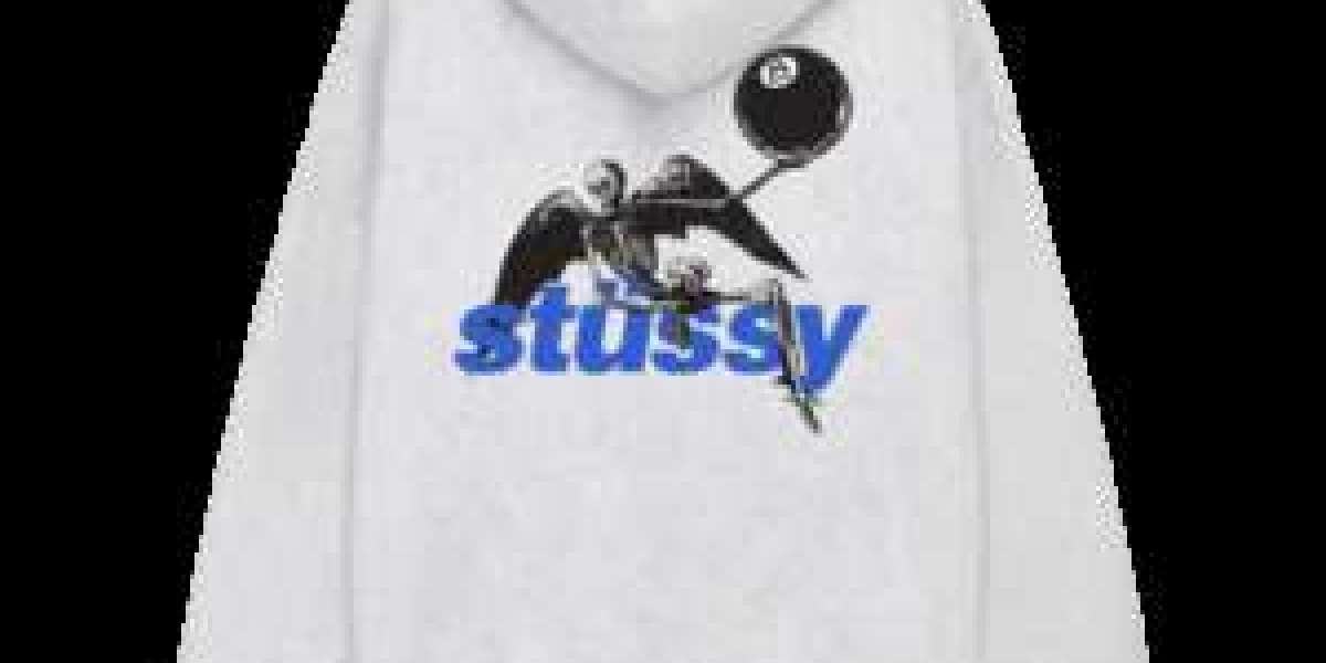 The Unique Fashion of Stussy Hoodies: A Blend of Streetwear and Luxury