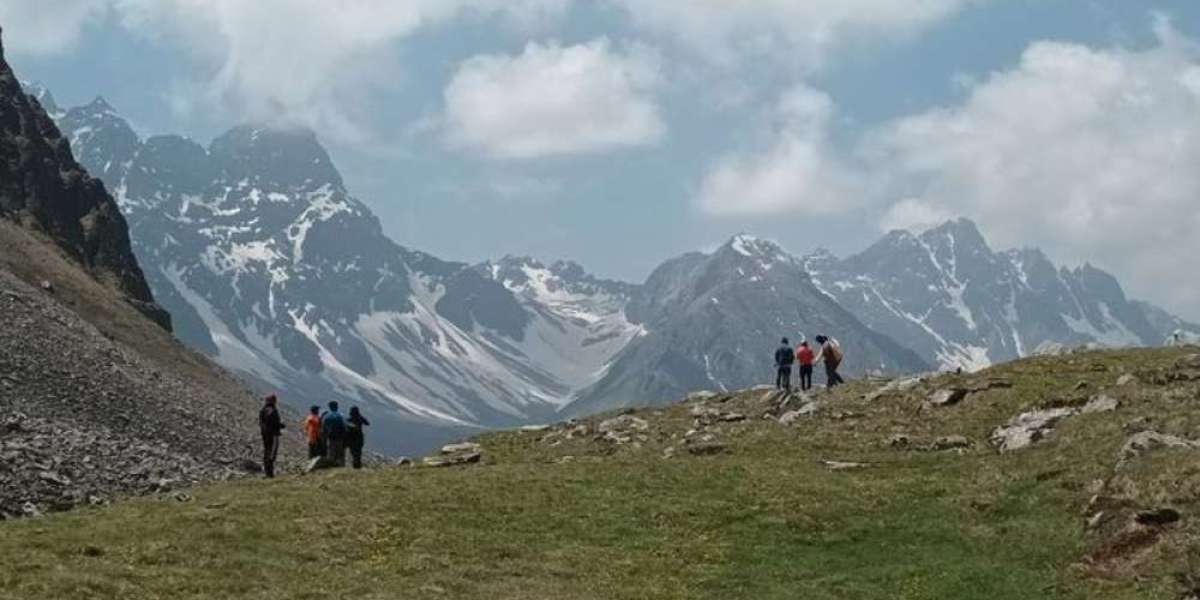 Best Seasons to Experience the Buran Ghati Trek: A Seasonal Guide