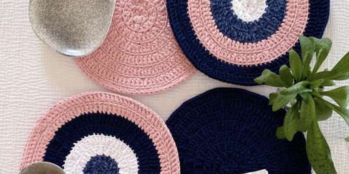 Charming Tables with Project1000's Crochet Round Placemats