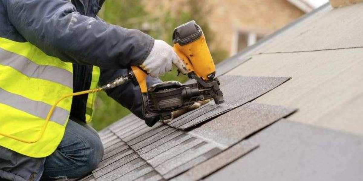 Key Factors to Consider When Selecting a Commercial Roofing Contractor