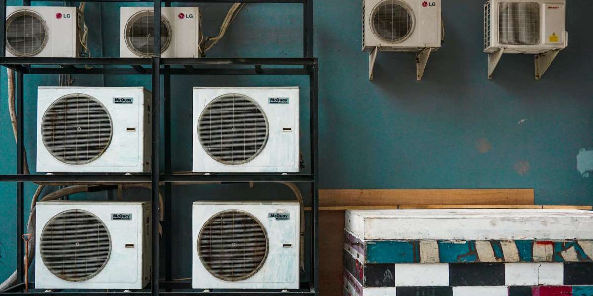 5 Hacks for Staying Cool When Your AC is Broken