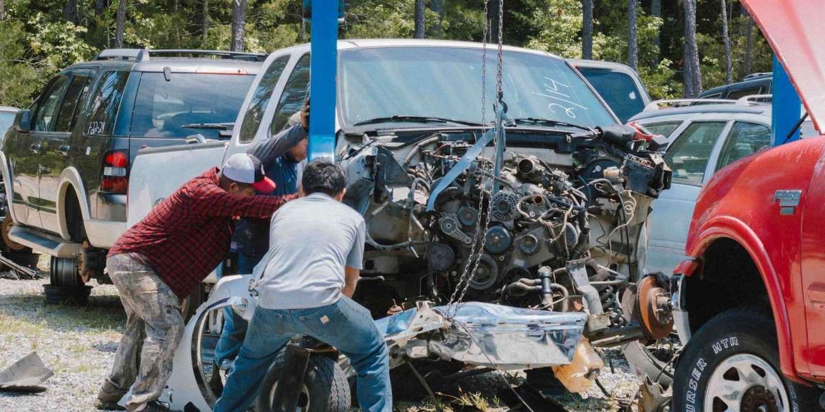 Vehicle Recycling Services: A Sustainable Solution for Your Old Cars