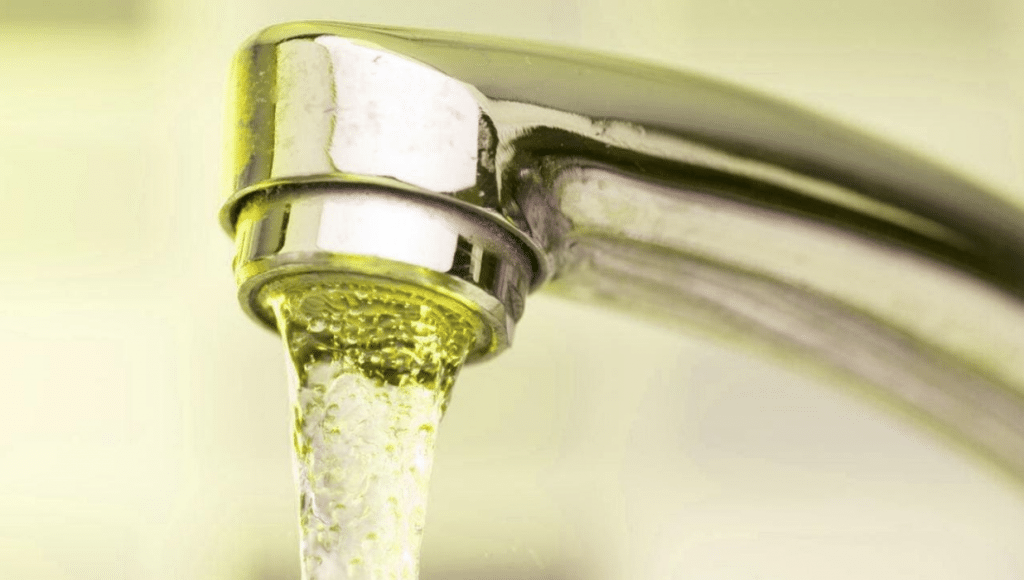 WHAT SHOULD I DO IF I HAVE YELLOW TAP WATER? - Same Day Trades