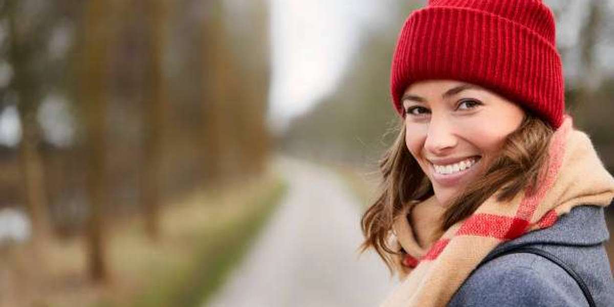 The Women's Beanie or Scarf: A Winter Essential with Timeless Elegance