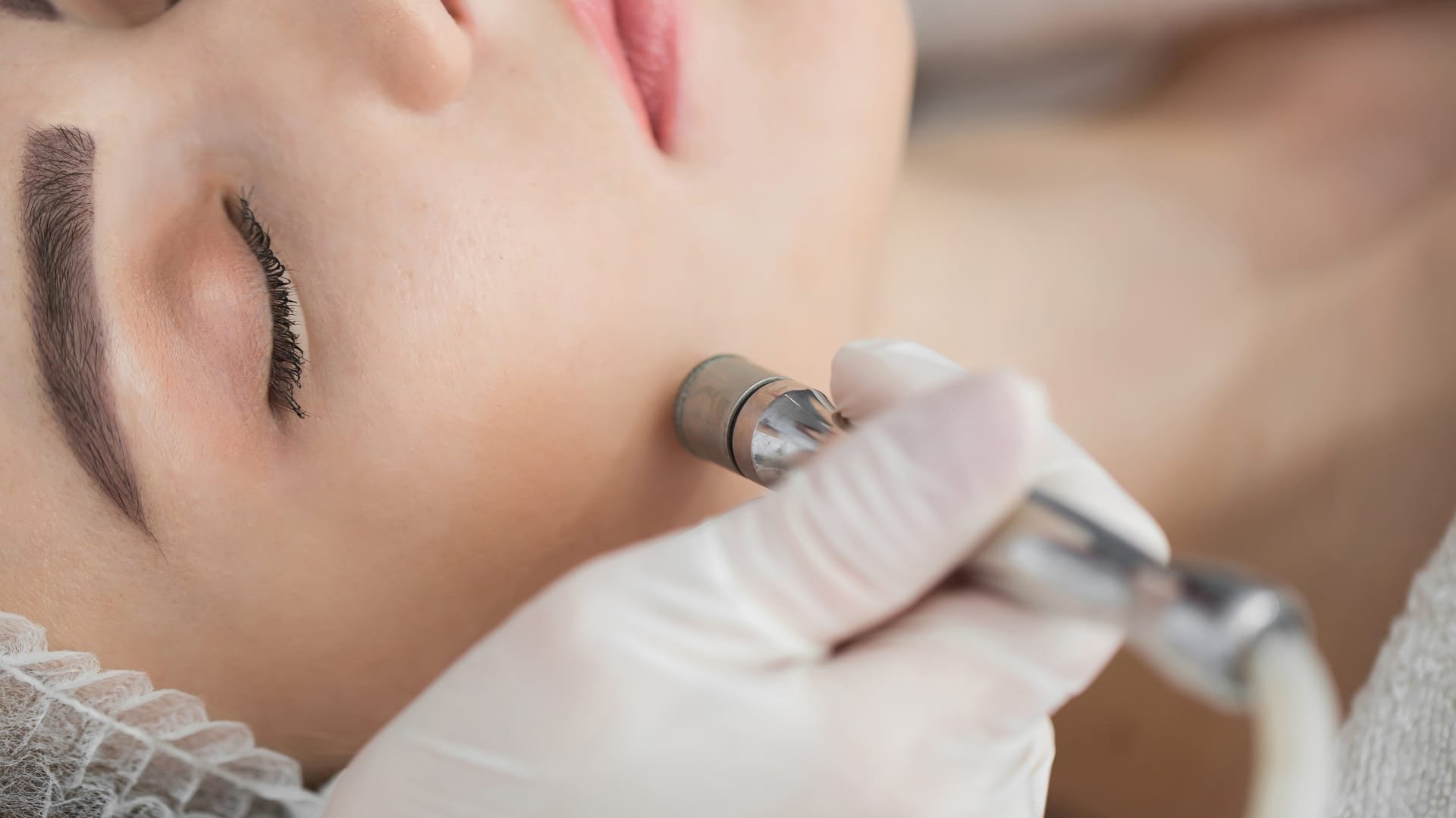 Non Invasive Face Treatments: Everything You Need to Know