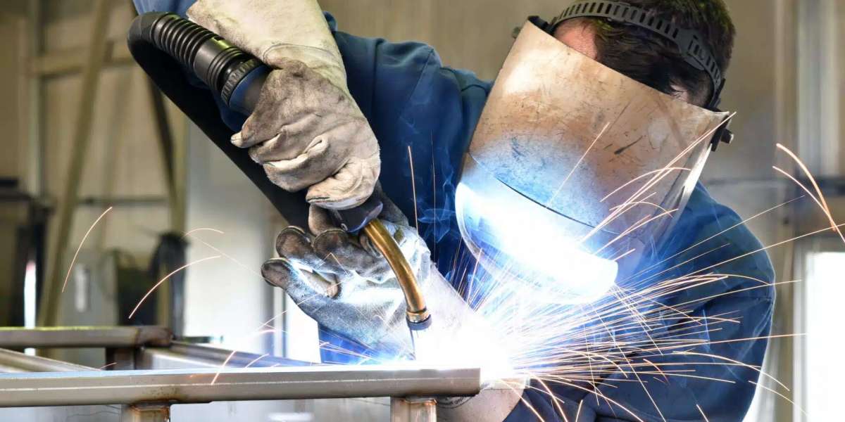 How Do Optrel Welding Helmets Improve Productivity and Safety?