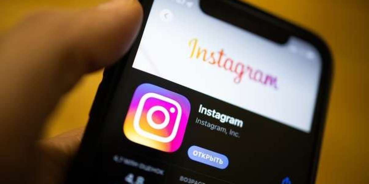 Is It Worth the Risk to Buy Instagram Comments? User Insights